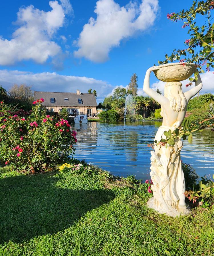 Domaine Du D-Day Bed & Breakfast Saint-Come-du-Mont Exterior photo
